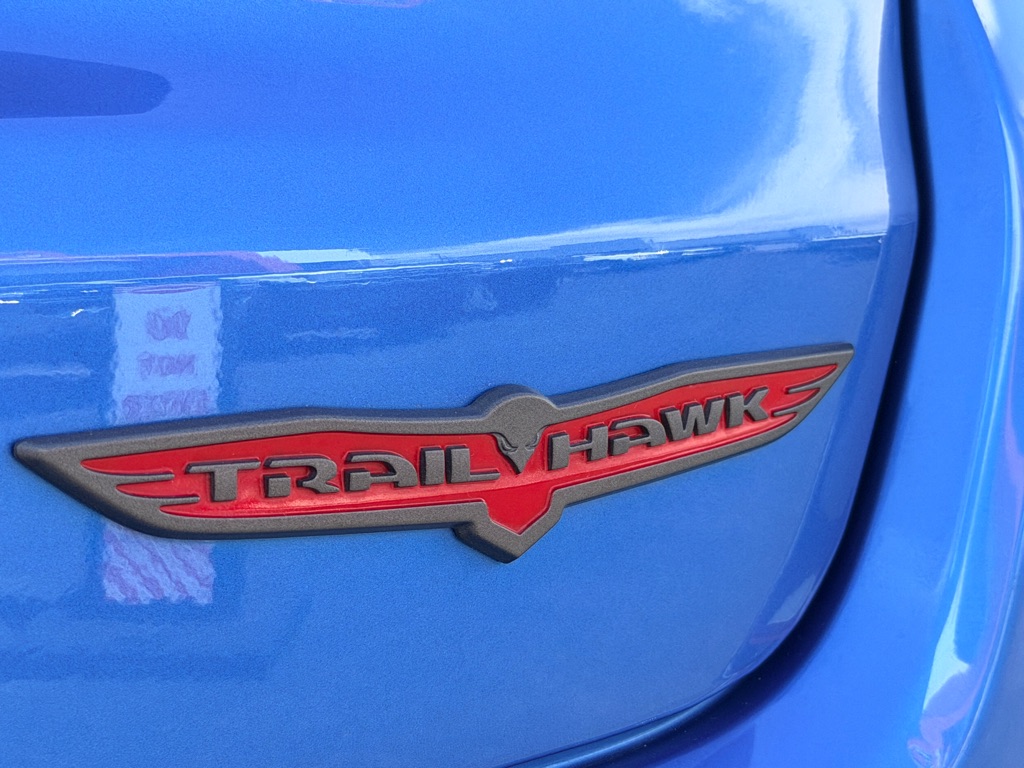 Photo 36 of this JEEP COMPASS