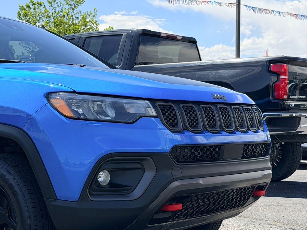 Photo 47 of this JEEP COMPASS