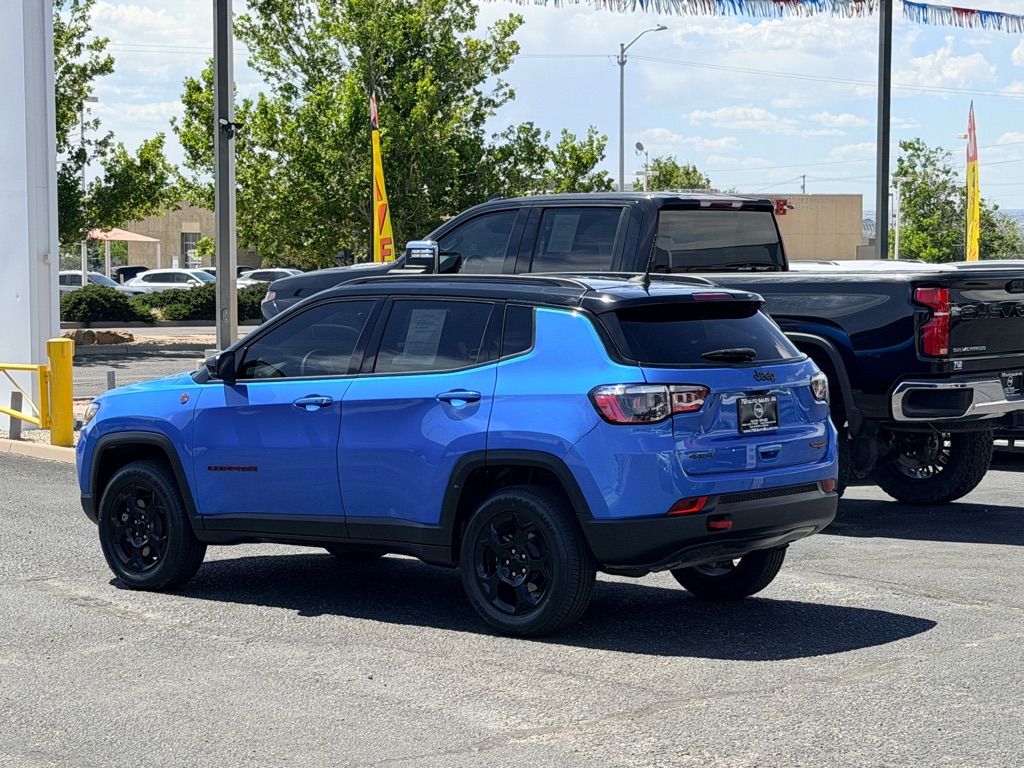 Photo 33 of this JEEP COMPASS