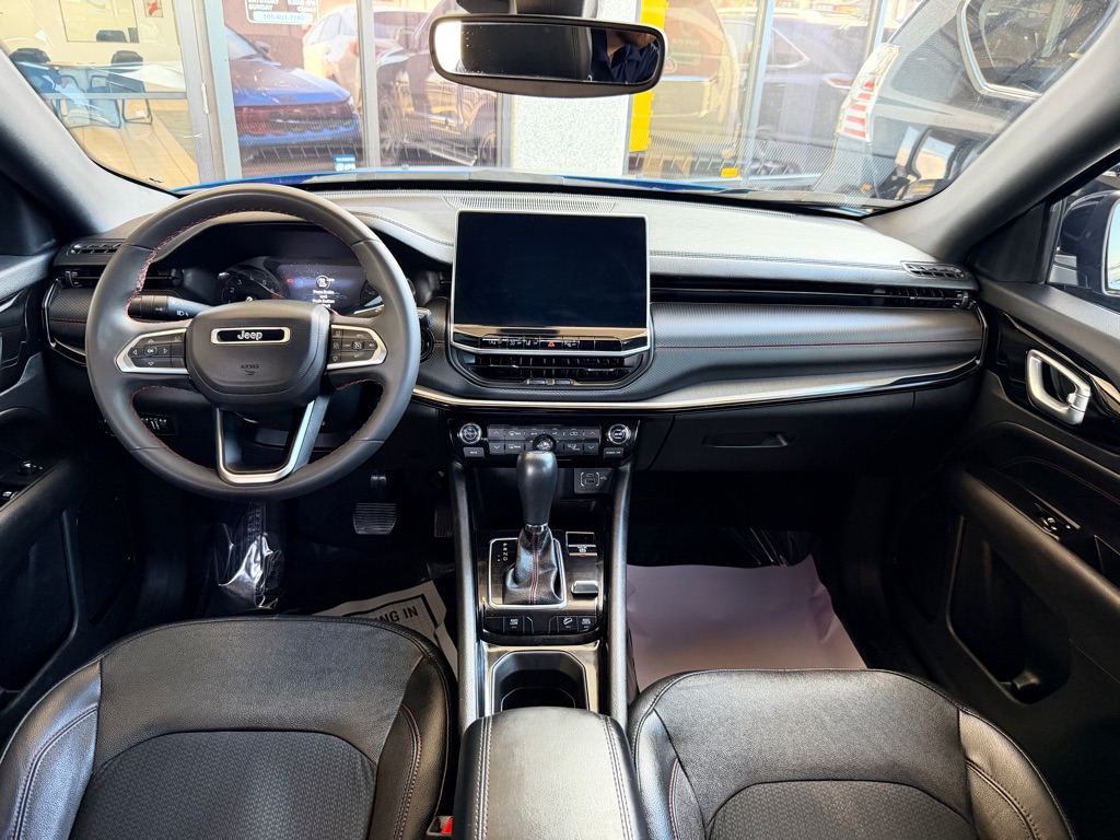 Photo 19 of this JEEP COMPASS