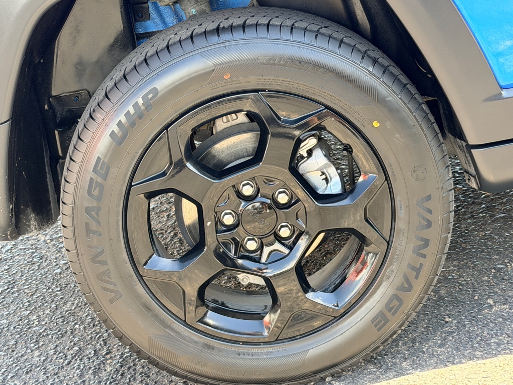Photo 51 of this JEEP COMPASS