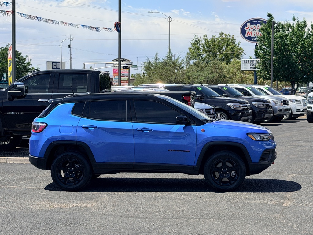 Photo 43 of this JEEP COMPASS
