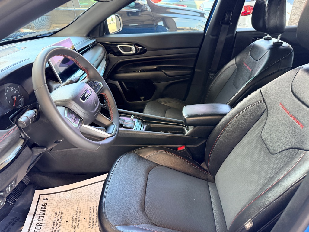 Photo 8 of this JEEP COMPASS
