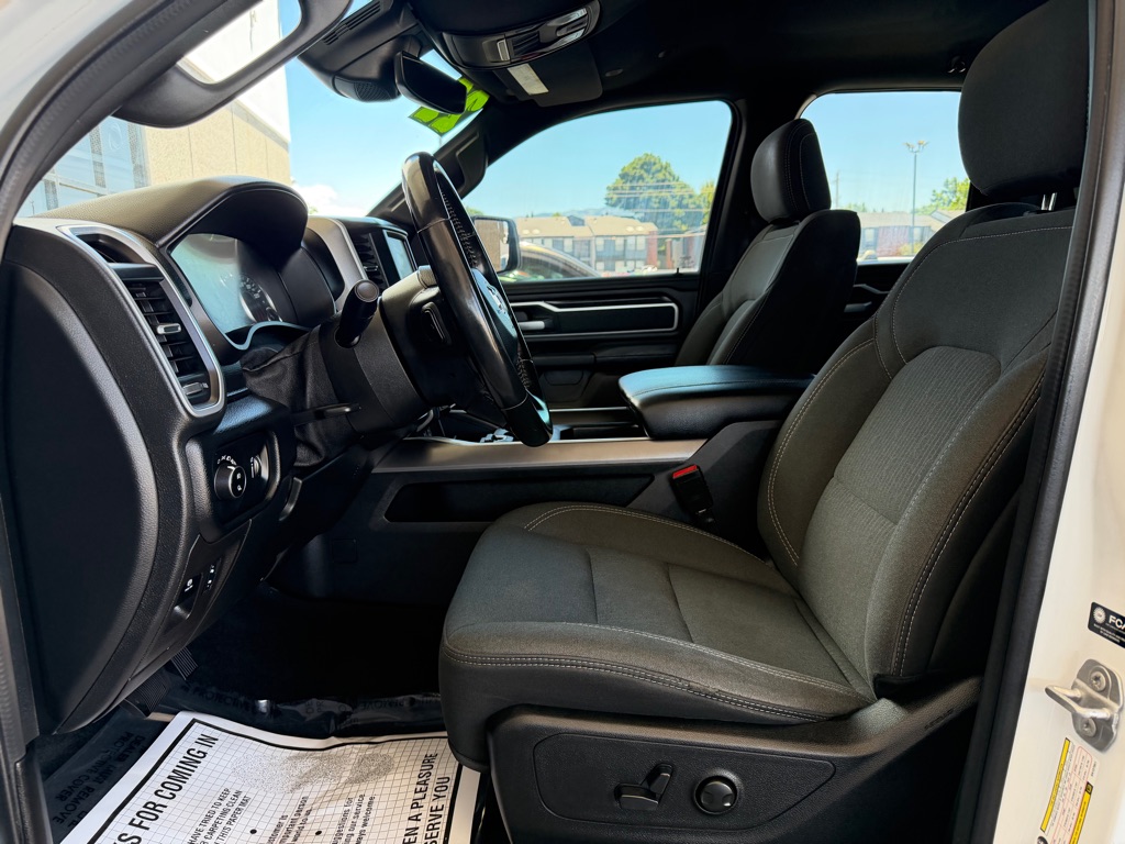 Photo 5 of this RAM 1500