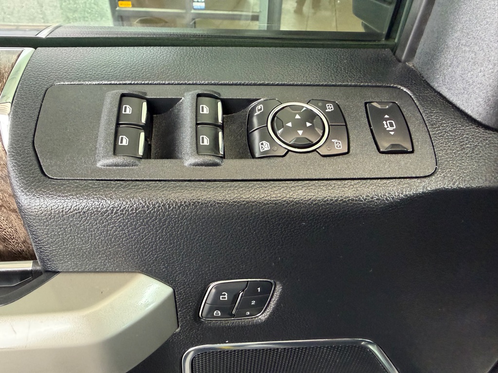 Photo 21 of this FORD F250