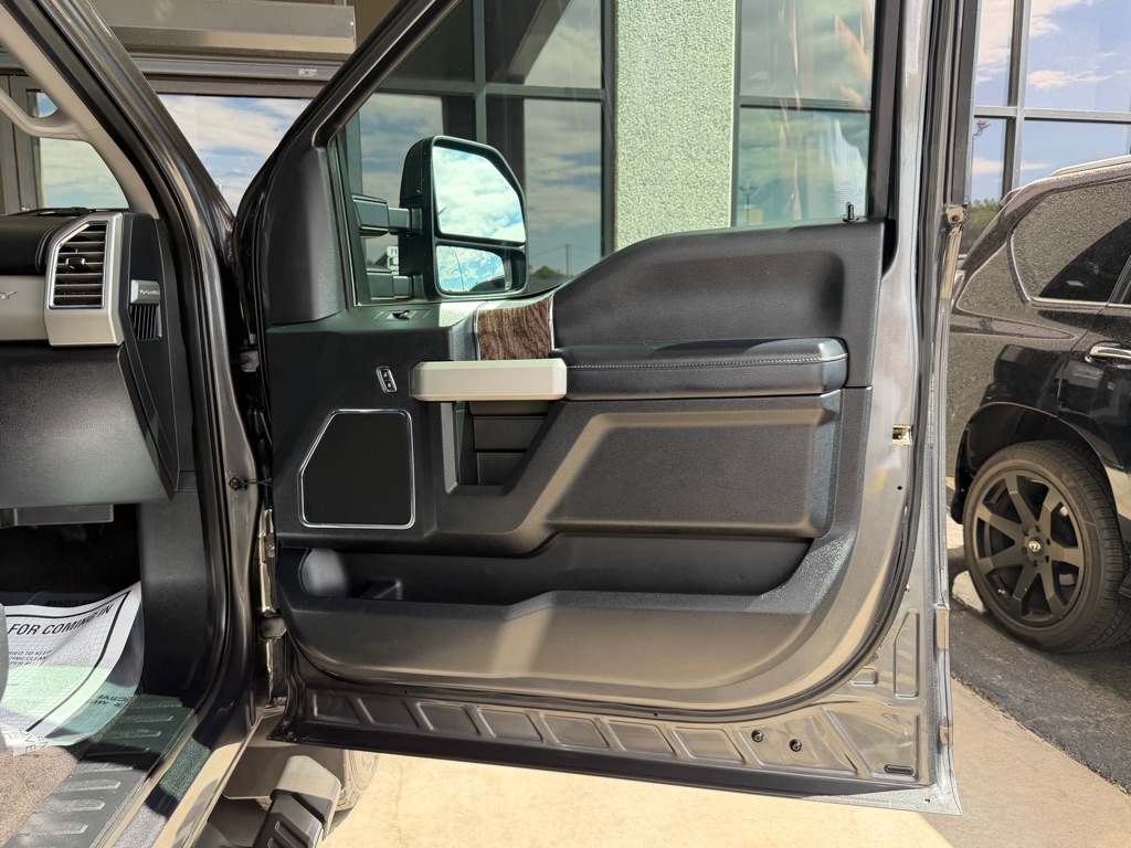 Photo 37 of this FORD F250