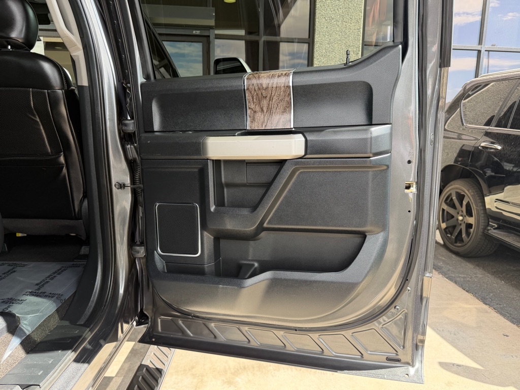 Photo 33 of this FORD F250