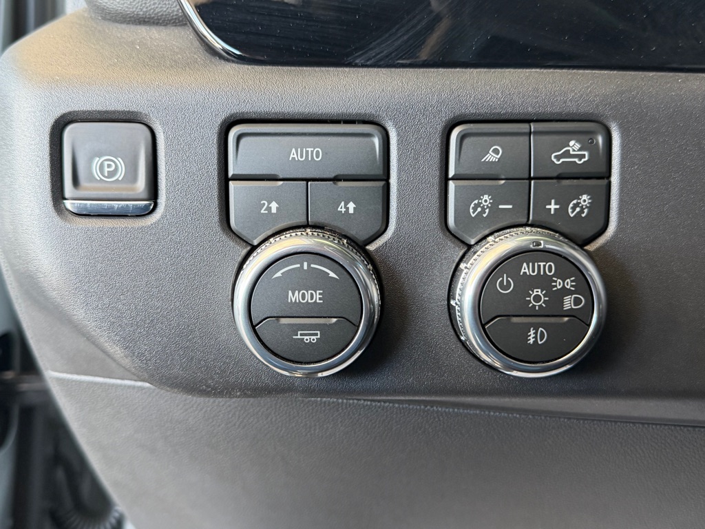 Photo 15 of this GMC SIERRA
