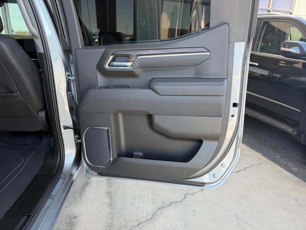 Photo 29 of this GMC SIERRA