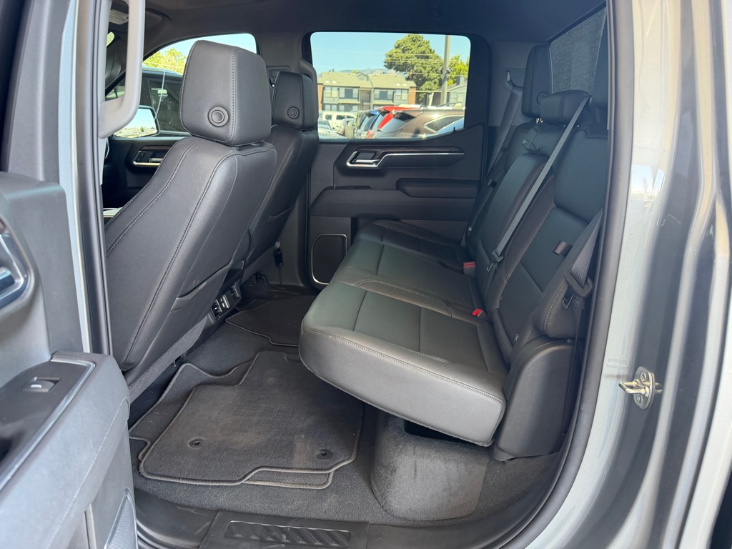 Photo 18 of this GMC SIERRA