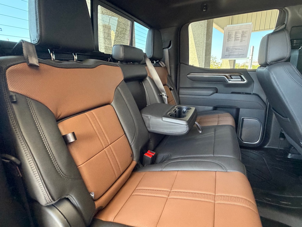 Photo 33 of this CHEVROLET SILVERADO 1500