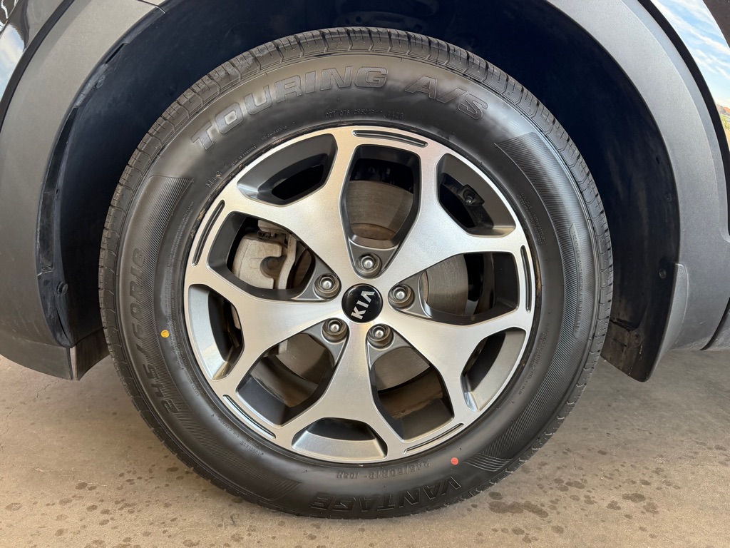Photo 68 of this KIA TELLURIDE