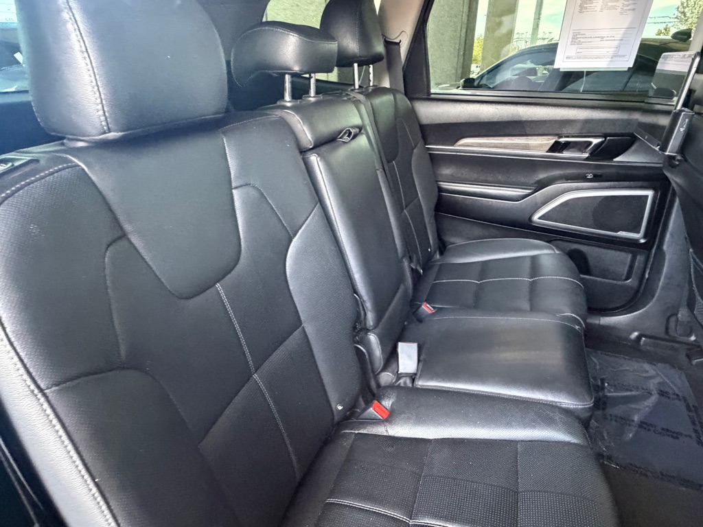 Photo 40 of this KIA TELLURIDE