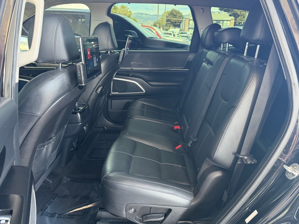 Photo 22 of this KIA TELLURIDE
