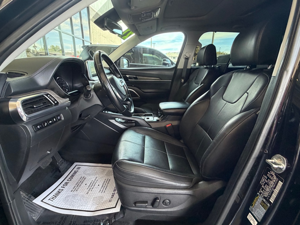 Photo 5 of this KIA TELLURIDE