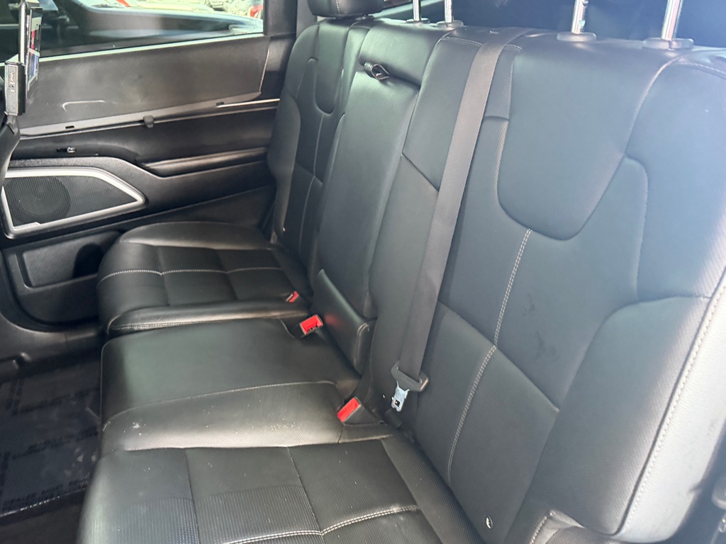 Photo 23 of this KIA TELLURIDE
