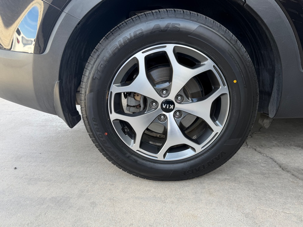 Photo 66 of this KIA TELLURIDE