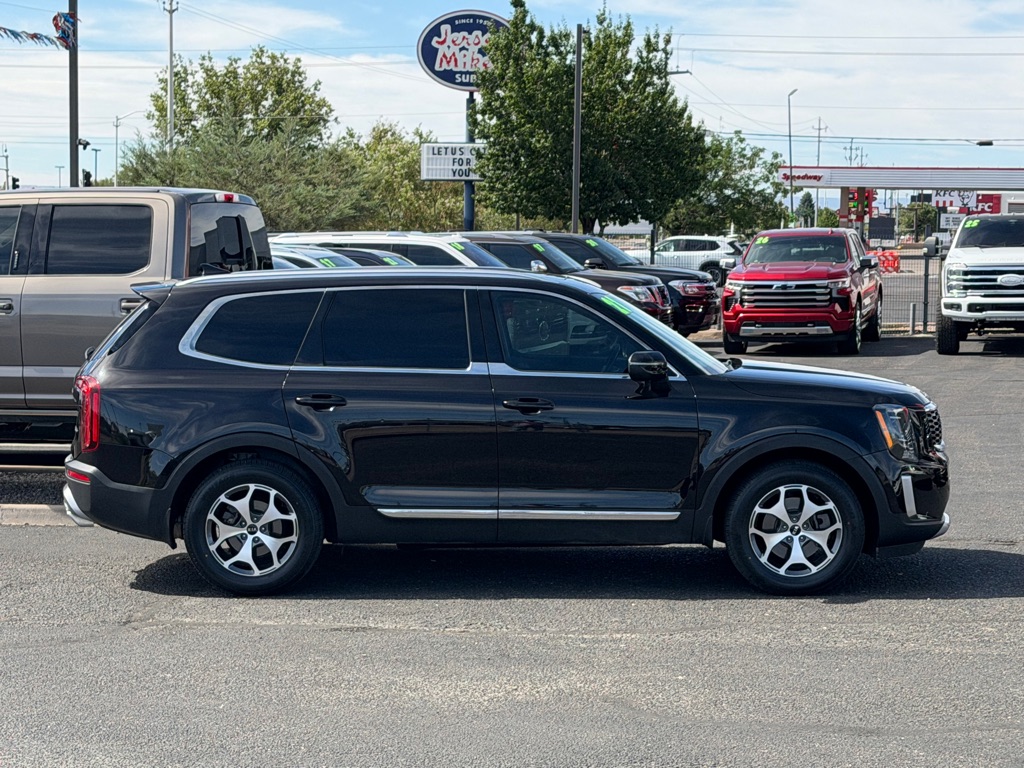 Photo 3 of this KIA TELLURIDE