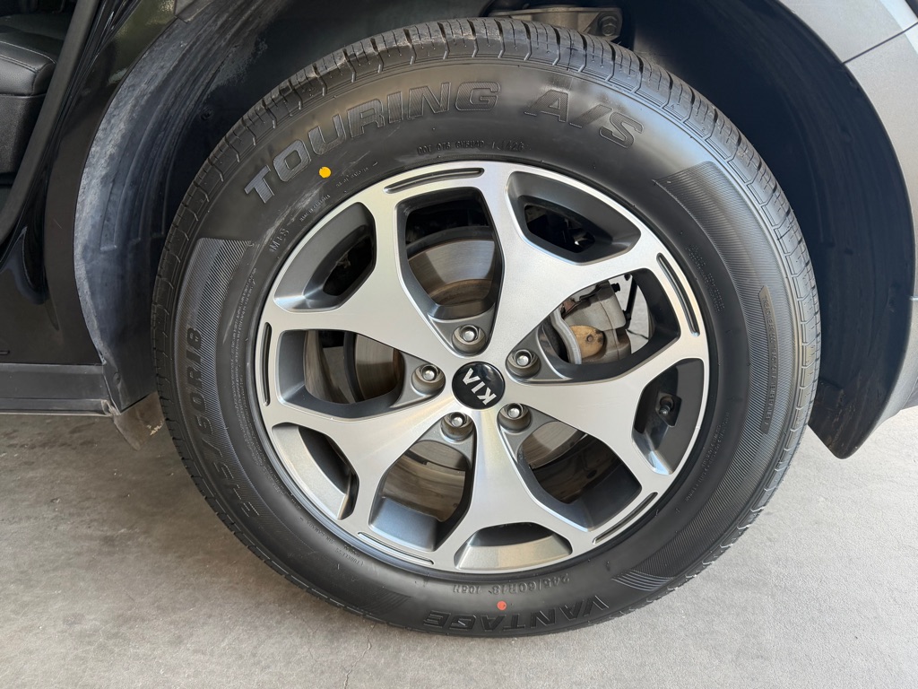 Photo 67 of this KIA TELLURIDE