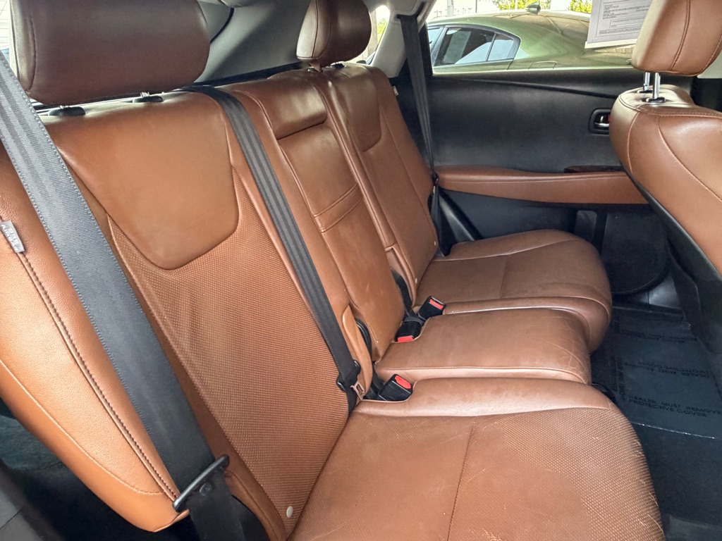 Photo 33 of this LEXUS RX