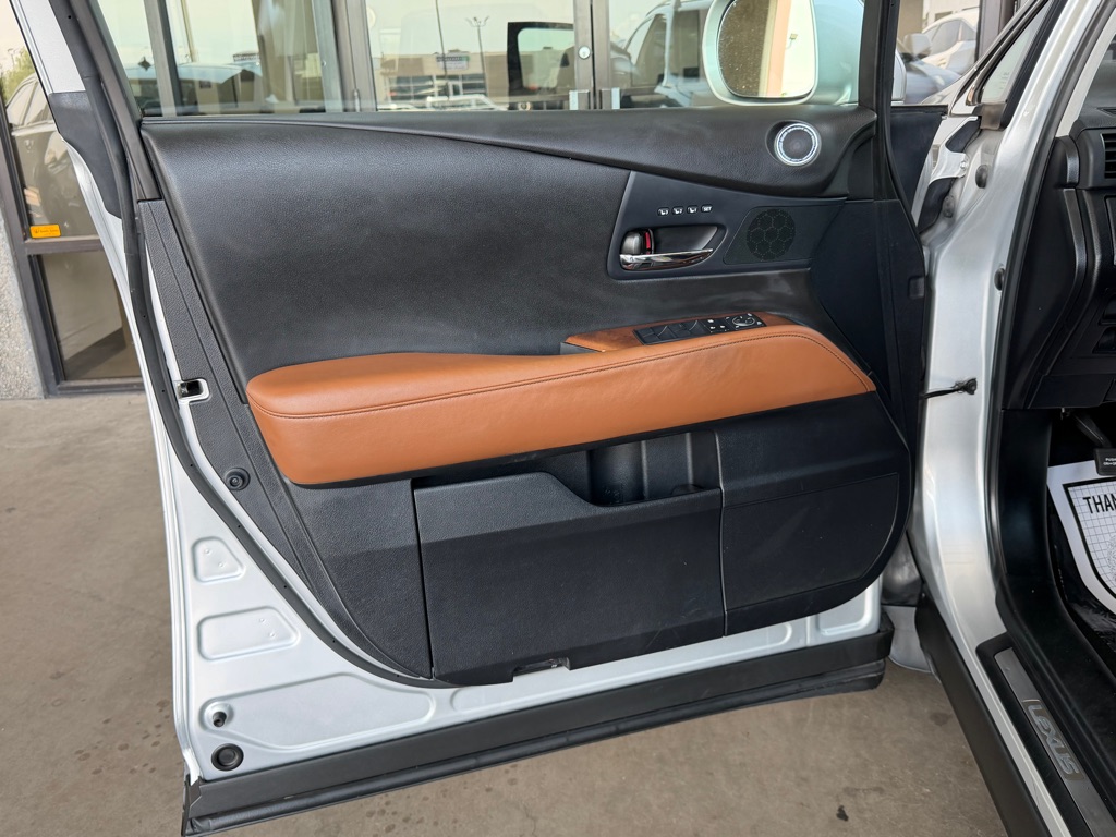 Photo 20 of this LEXUS RX