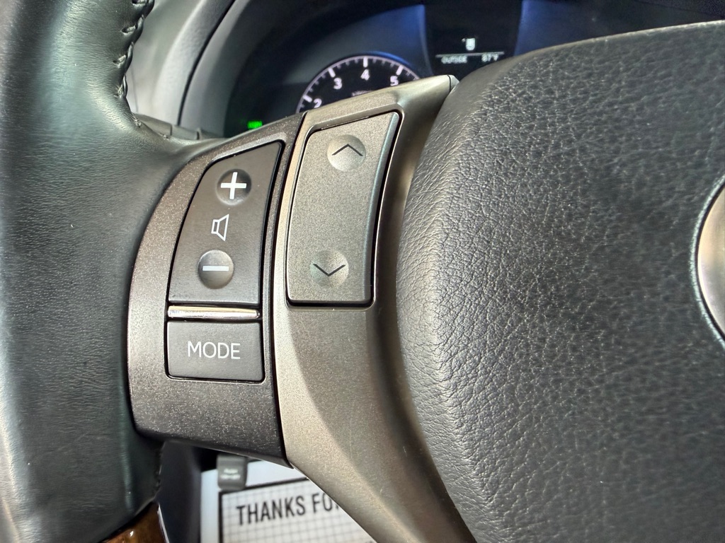 Photo 9 of this LEXUS RX
