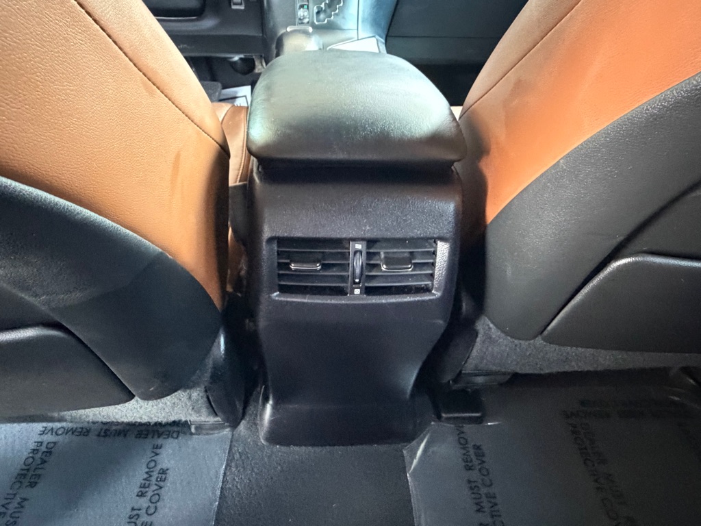 Photo 25 of this LEXUS RX