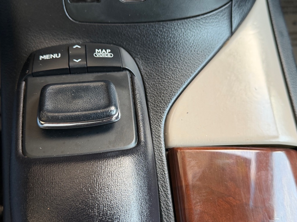 Photo 15 of this LEXUS RX