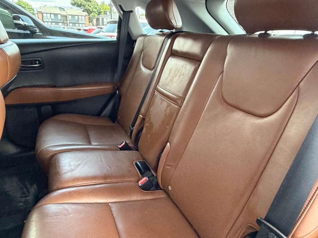 Photo 23 of this LEXUS RX