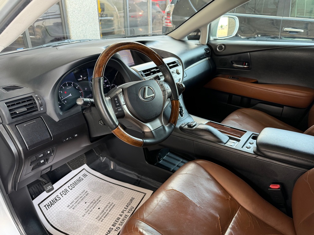 Photo 7 of this LEXUS RX