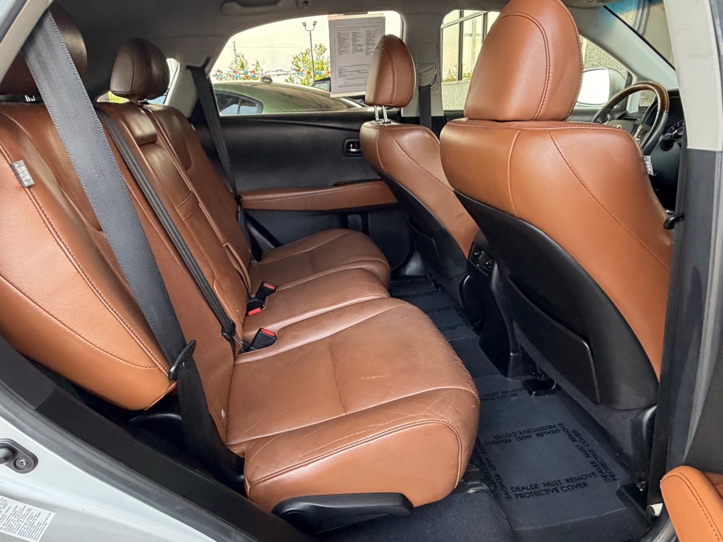 Photo 32 of this LEXUS RX
