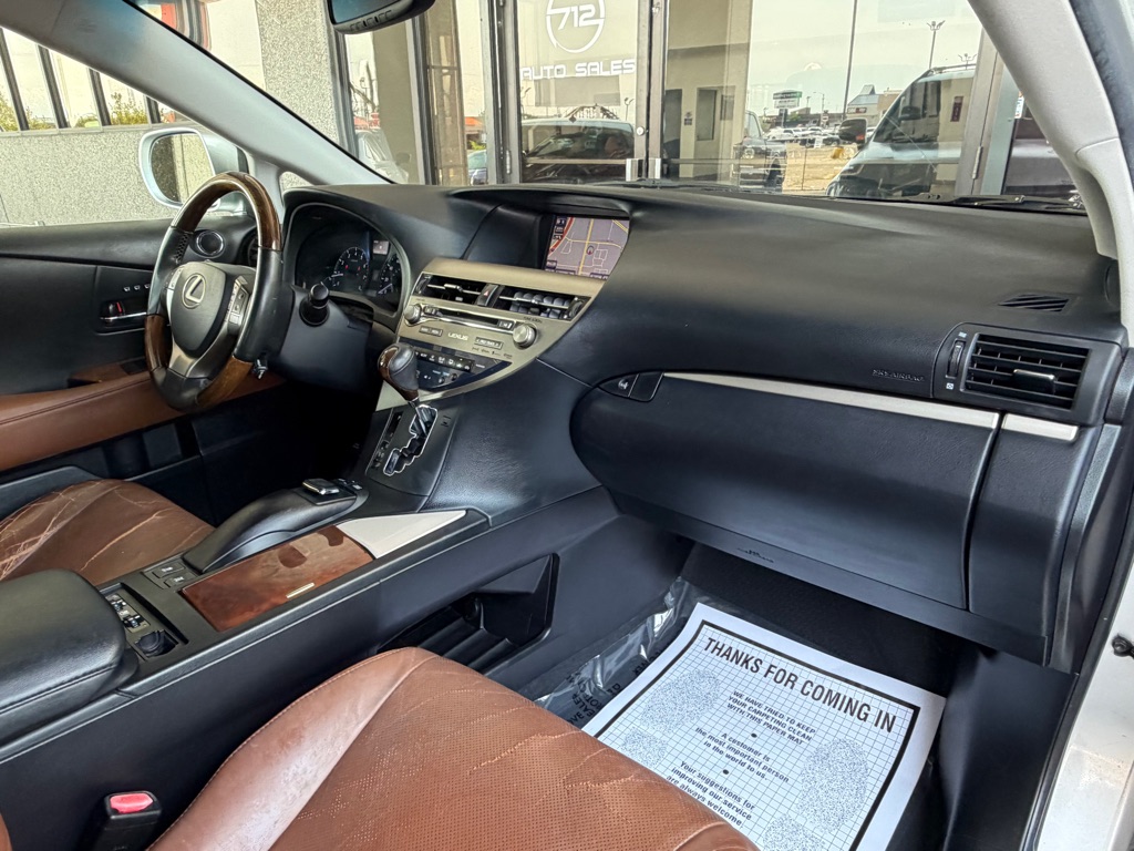 Photo 38 of this LEXUS RX