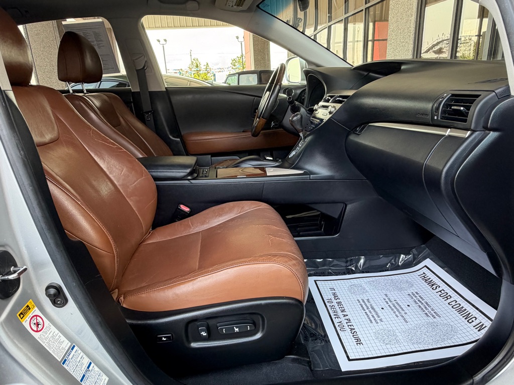 Photo 36 of this LEXUS RX