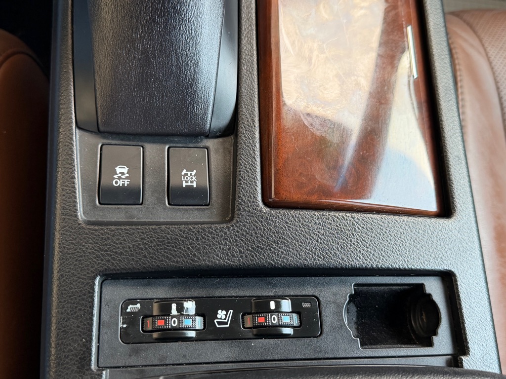 Photo 16 of this LEXUS RX