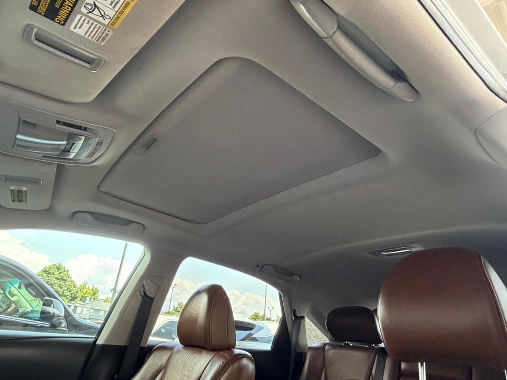 Photo 18 of this LEXUS RX