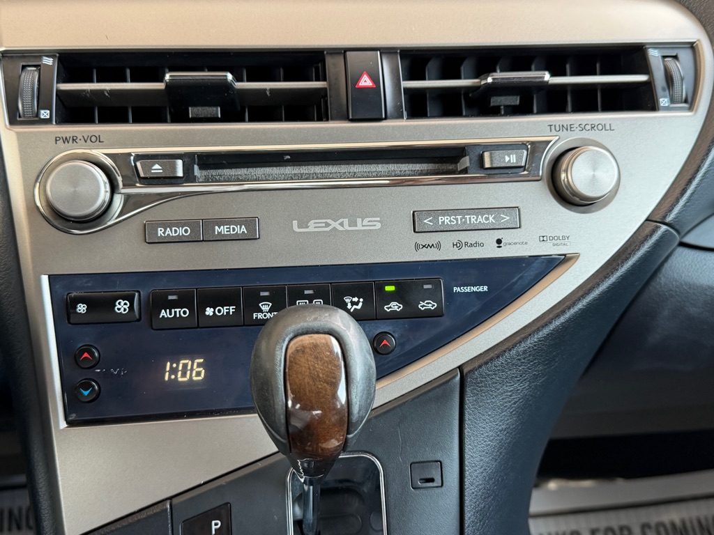 Photo 14 of this LEXUS RX