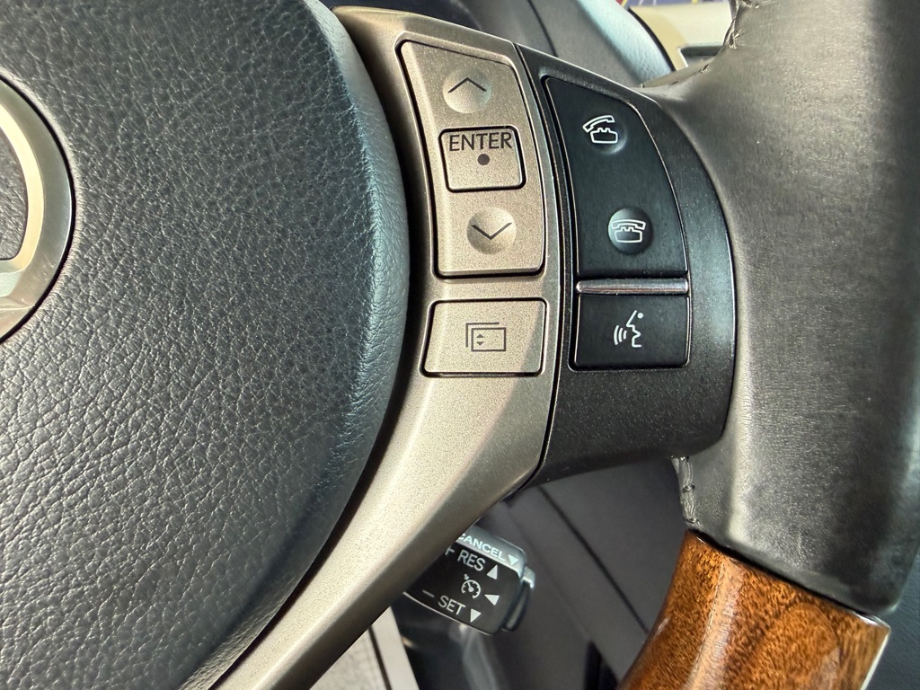 Photo 10 of this LEXUS RX