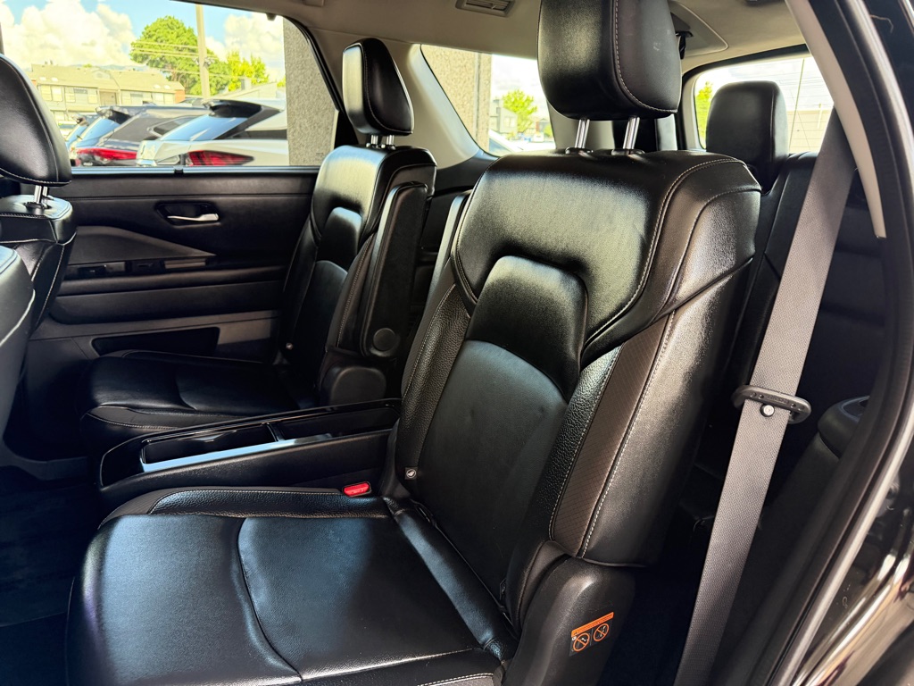 Photo 19 of this NISSAN PATHFINDER