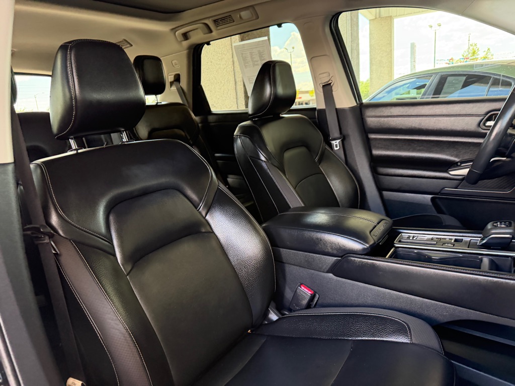 Photo 32 of this NISSAN PATHFINDER