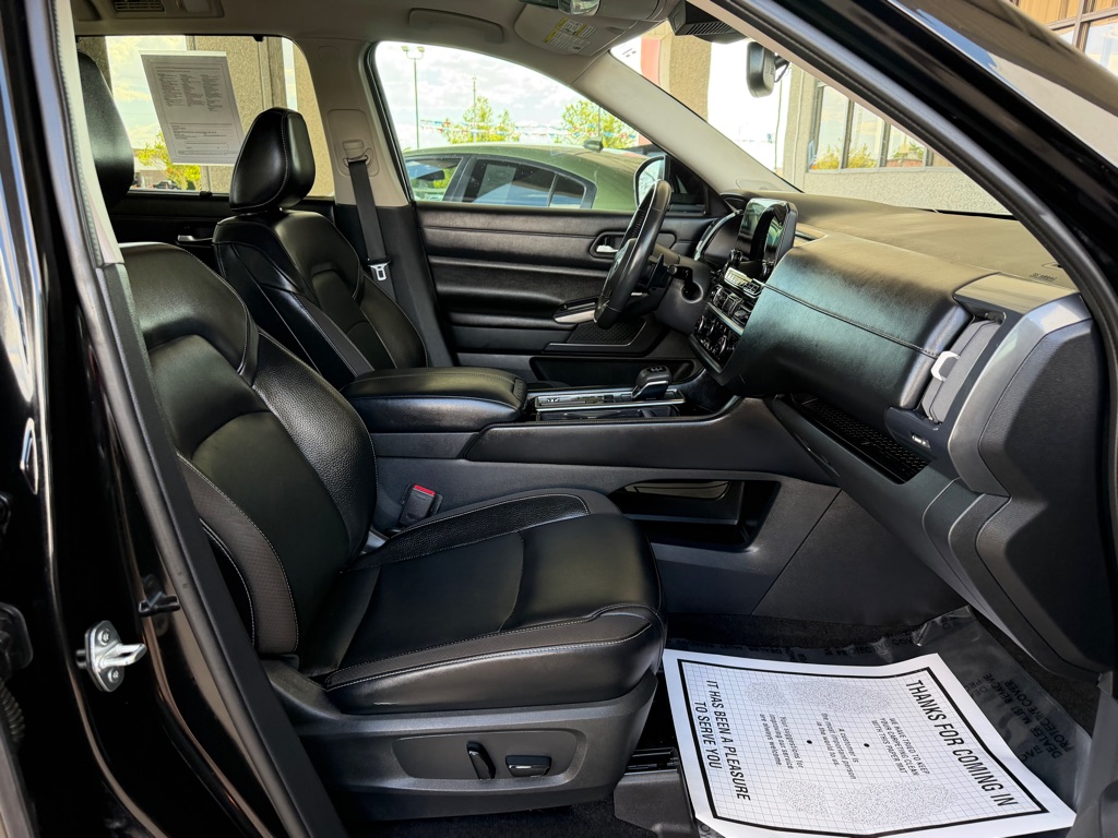 Photo 31 of this NISSAN PATHFINDER