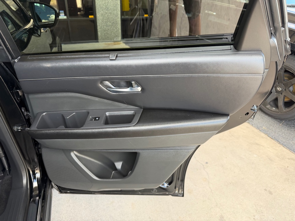 Photo 30 of this NISSAN PATHFINDER