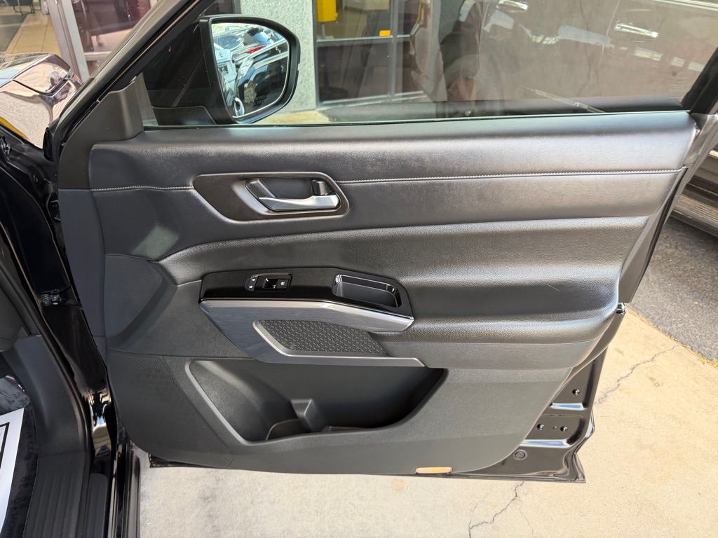 Photo 34 of this NISSAN PATHFINDER