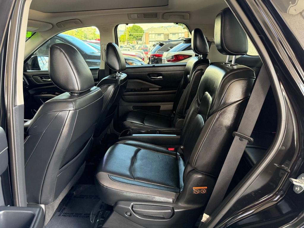 Photo 18 of this NISSAN PATHFINDER