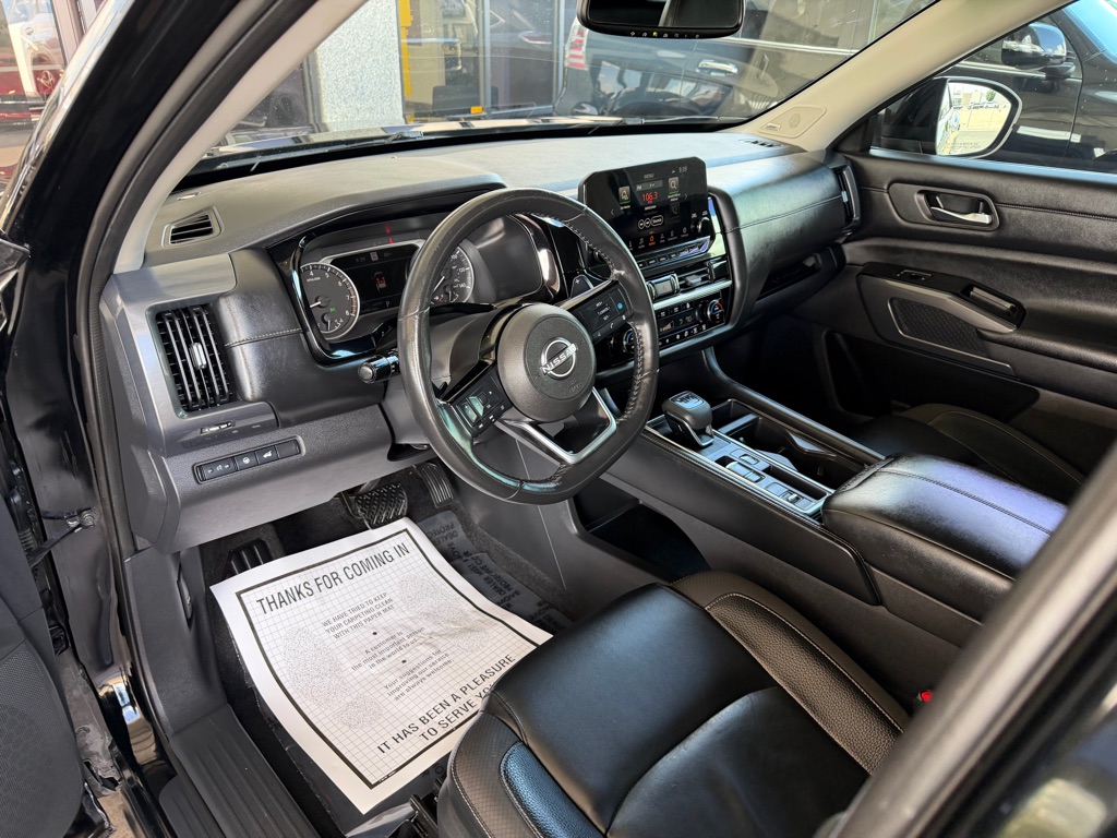 Photo 7 of this NISSAN PATHFINDER
