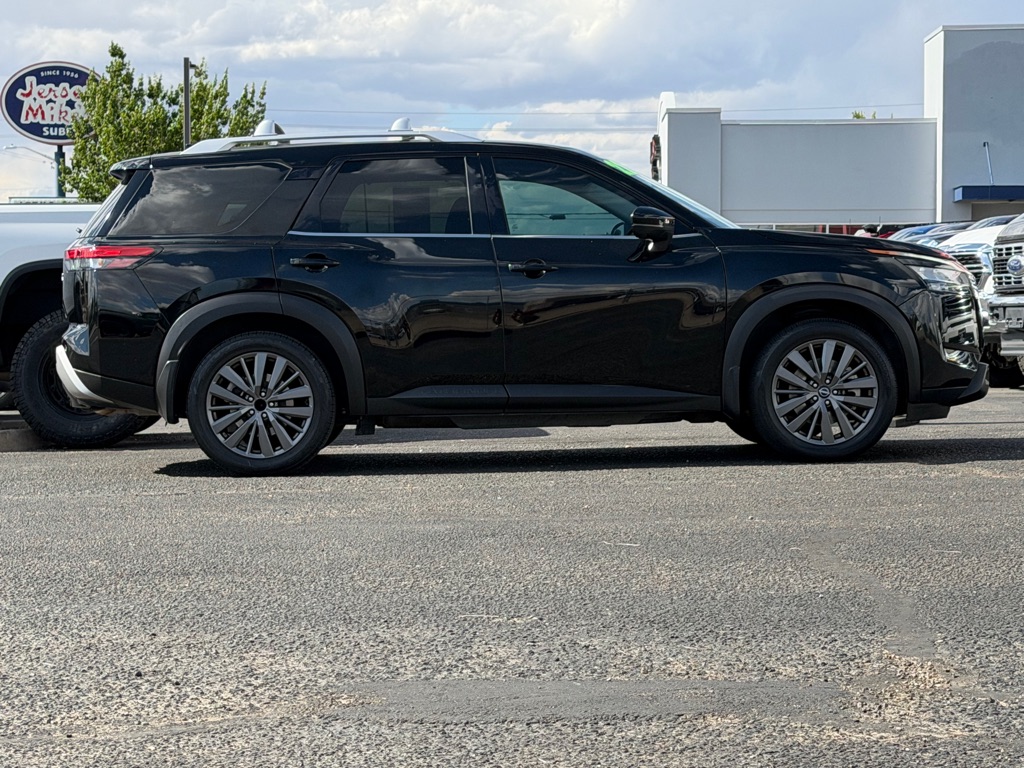 Photo 38 of this NISSAN PATHFINDER