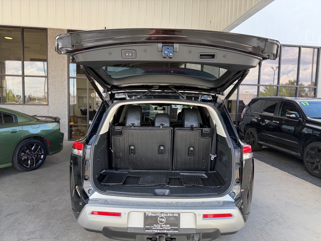 Photo 23 of this NISSAN PATHFINDER