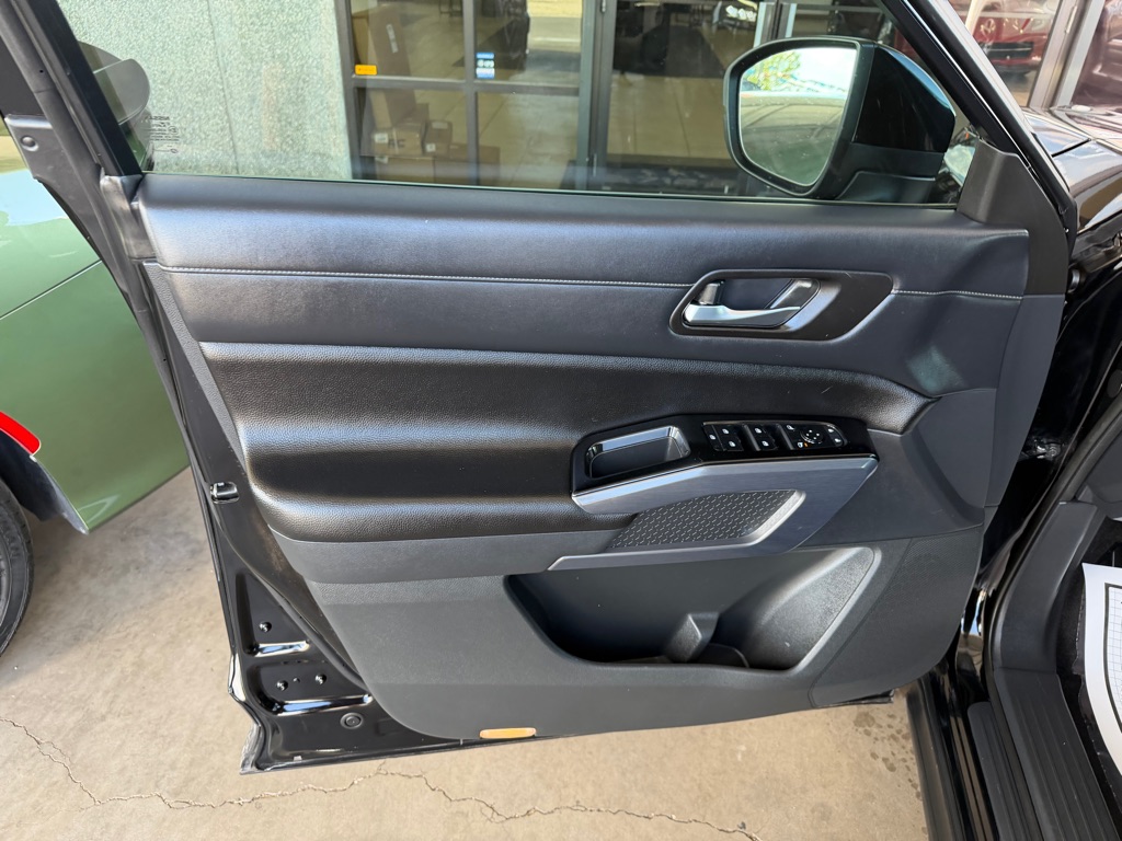 Photo 8 of this NISSAN PATHFINDER