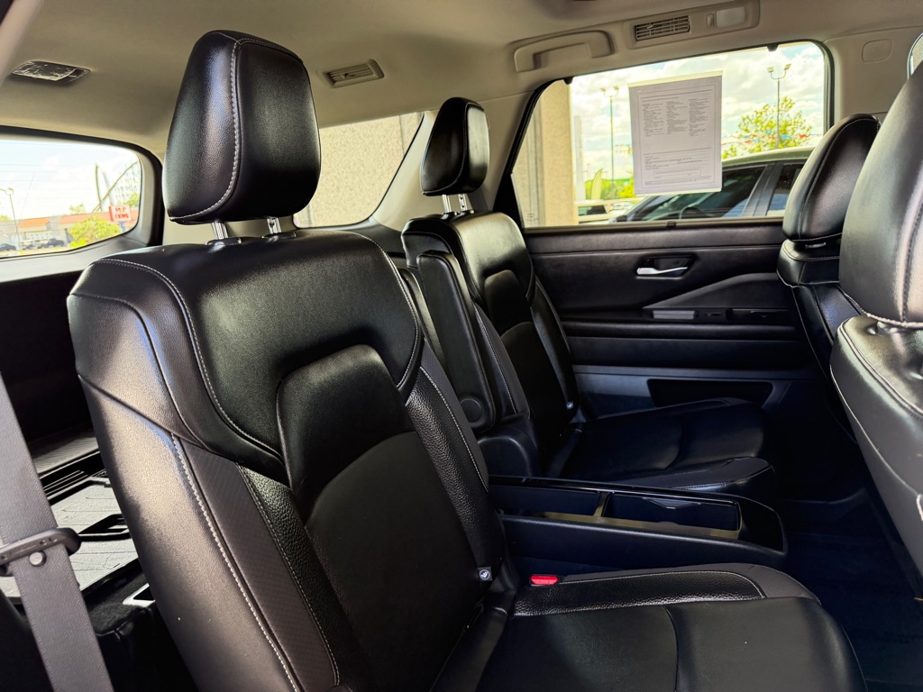 Photo 28 of this NISSAN PATHFINDER