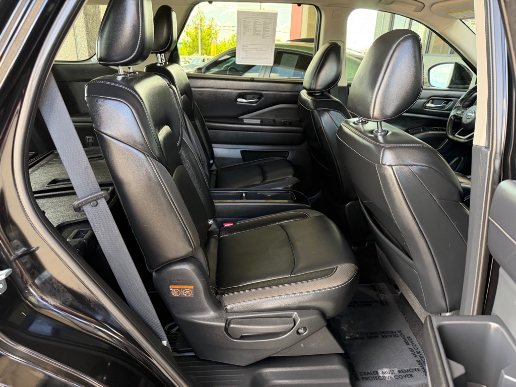 Photo 27 of this NISSAN PATHFINDER