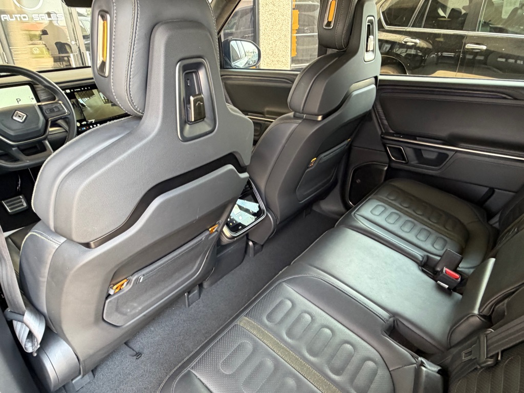 Photo 23 of this RIVIAN R1S